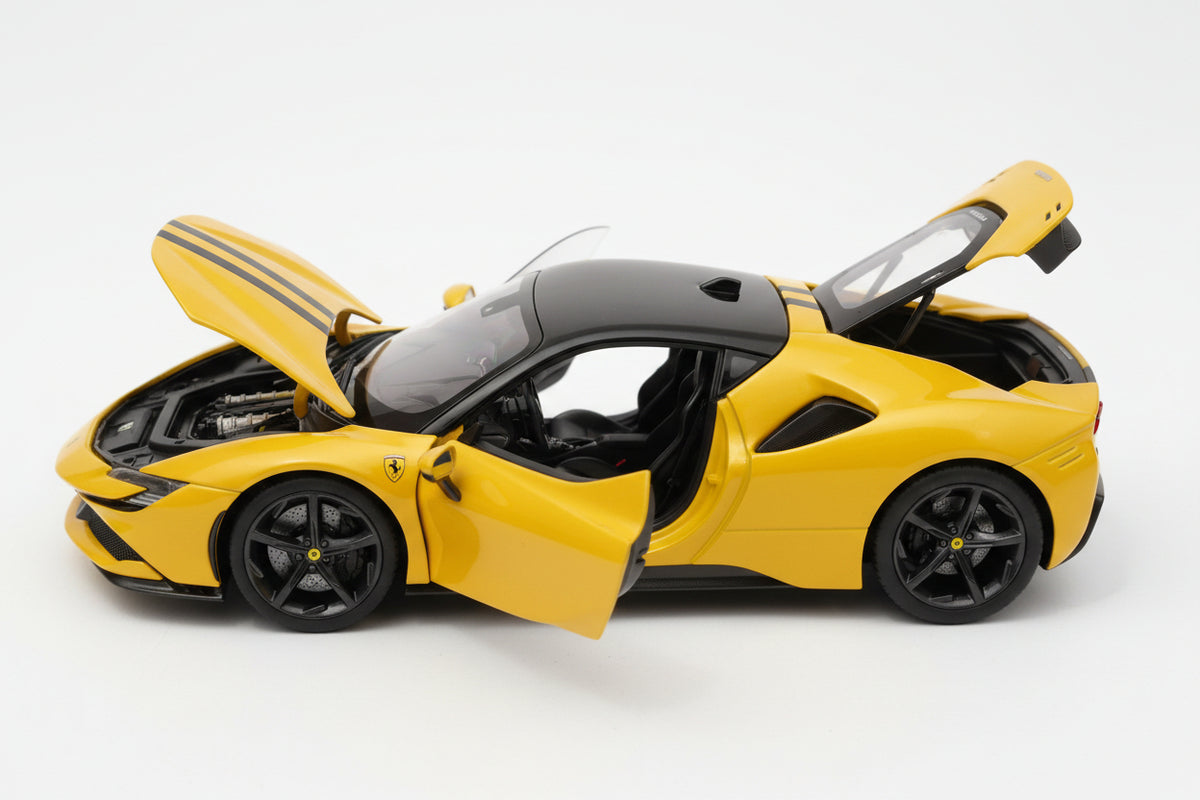 Ferrari SF90 Stradale en color amarillo escala 1:18
