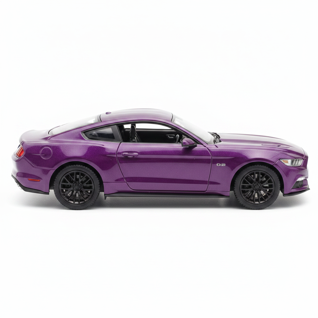 2015 Ford Mustang GT en color morado escala 1:18