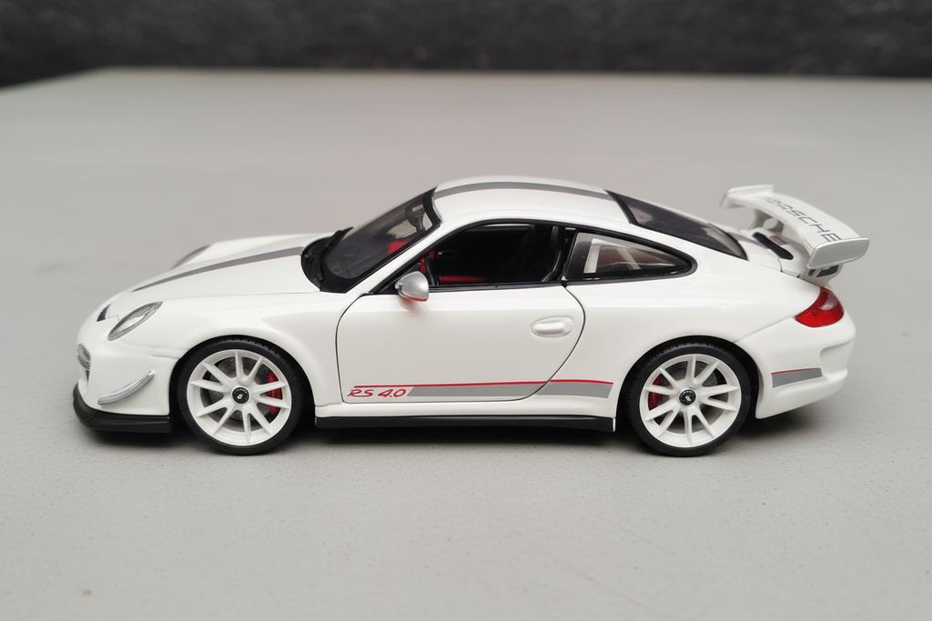 Porsche 911 GT3 RS 4.0 en color blanco escala 1:18