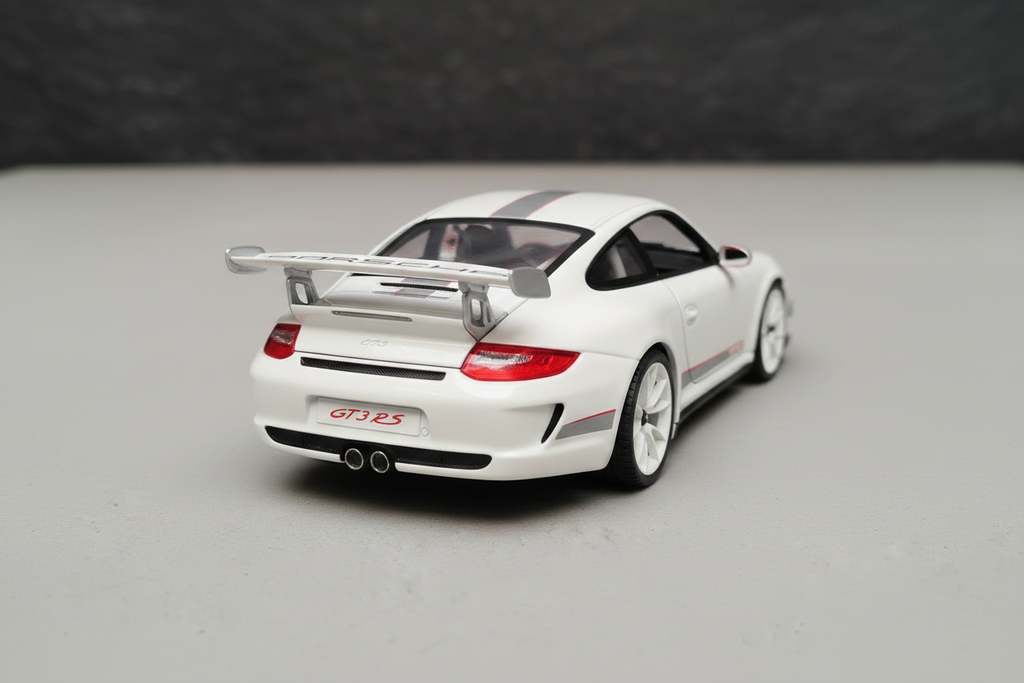 Porsche 911 GT3 RS 4.0 en color blanco escala 1:18