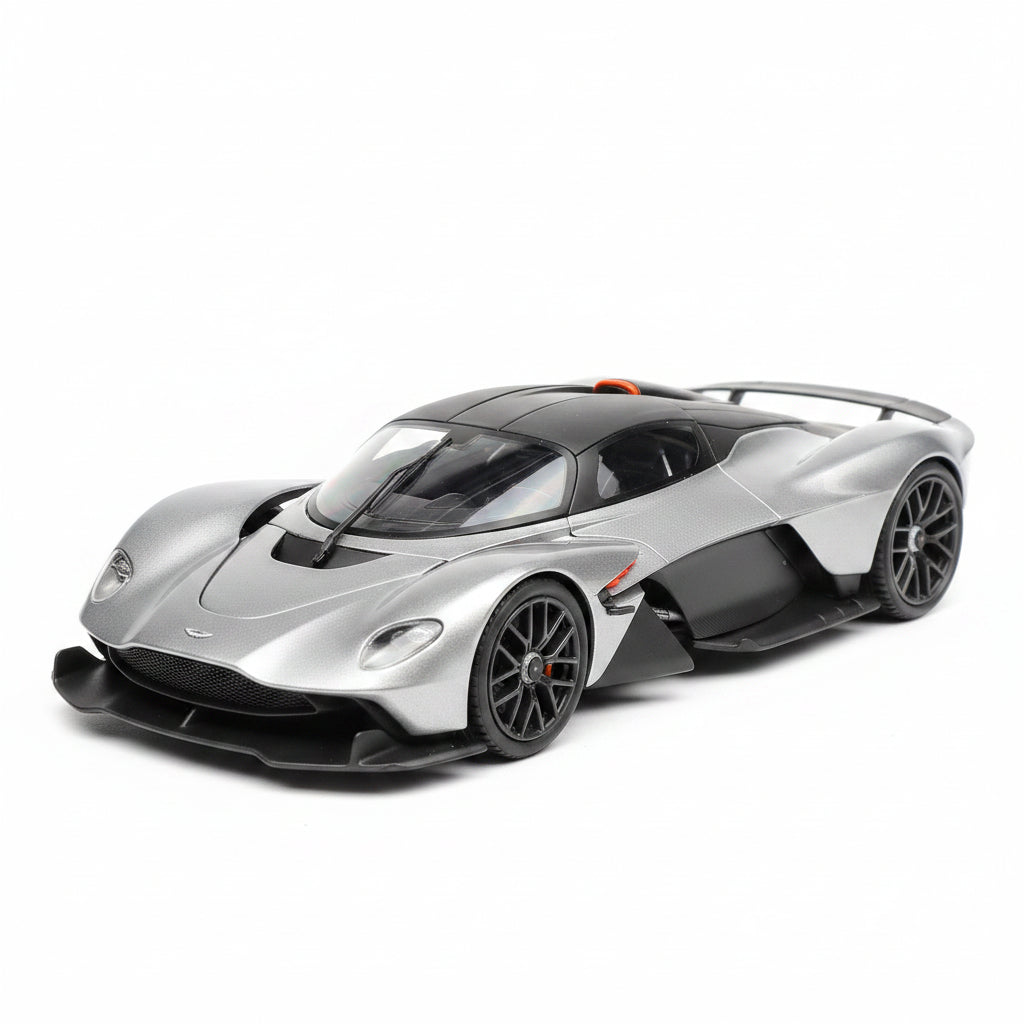 Aston Martin Valkyrie en color gris metalizado escala 1:18