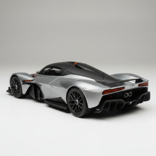 Aston Martin Valkyrie en color gris metalizado escala 1:18