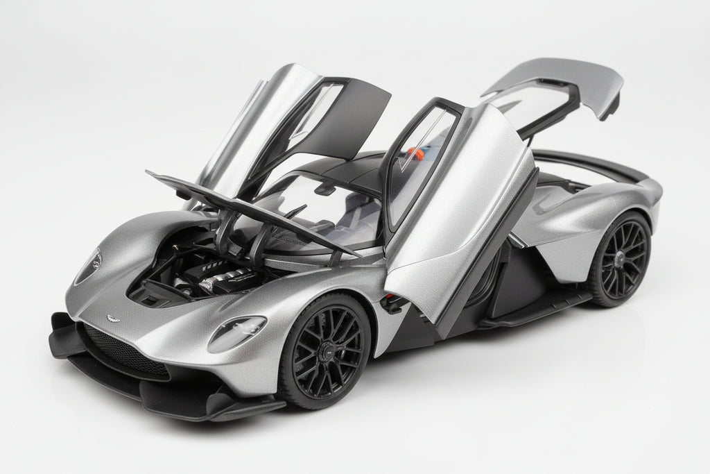 Aston Martin Valkyrie en color gris metalizado escala 1:18