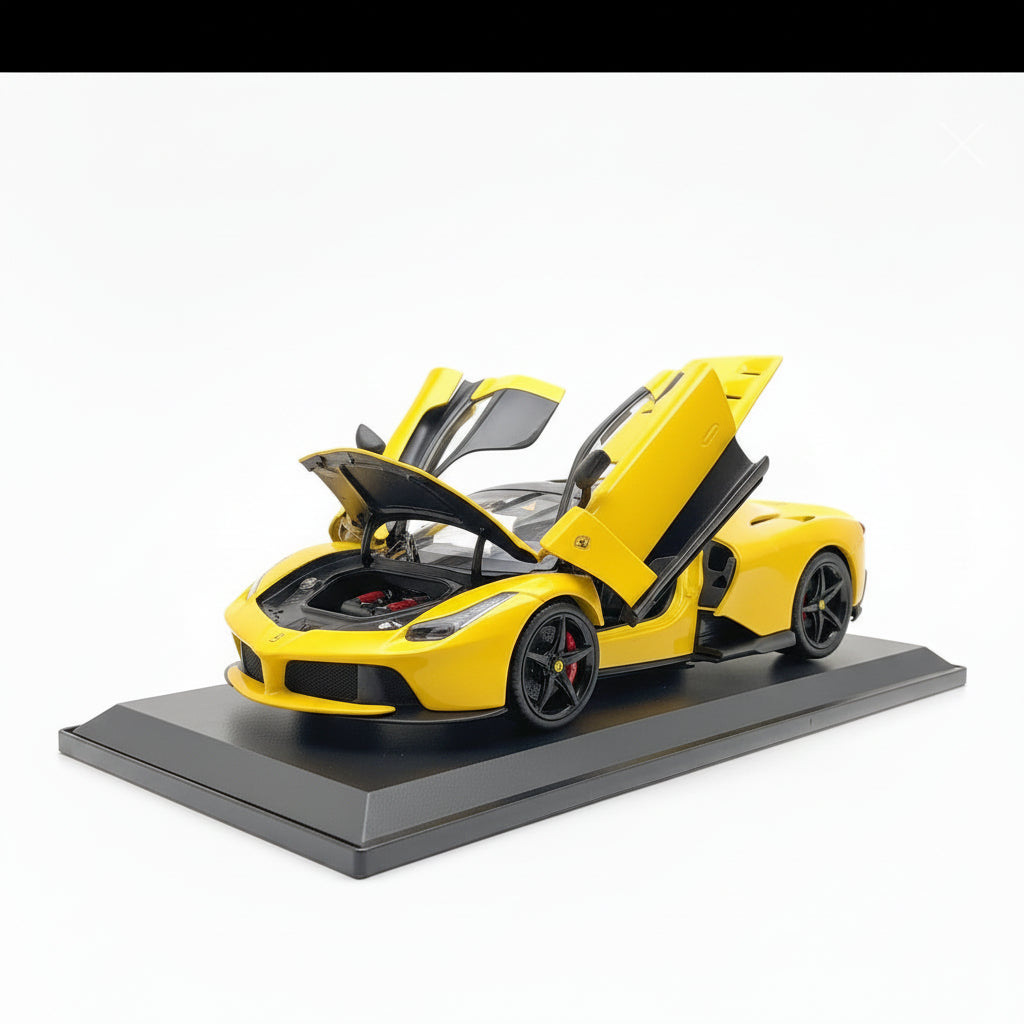 Ferrari F80 de Maisto a escala 1:18 color Amarillo